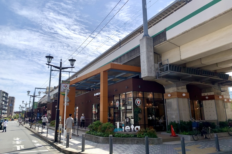 駅高架下の商業施設「M'av北綾瀬Lieta」