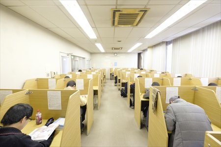 鎌ヶ谷市立図書館の自習室