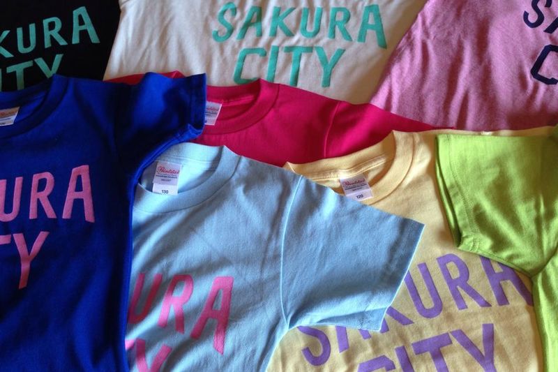 「SAKURA CITY」のTシャツ