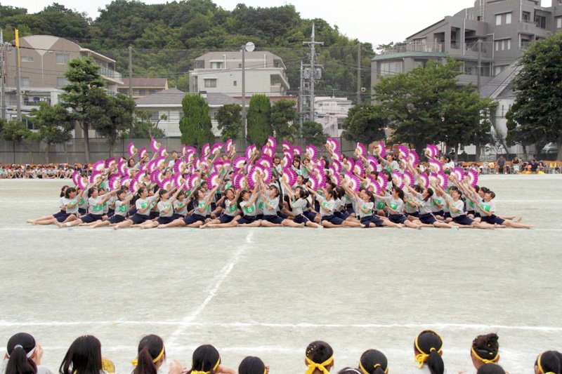体育大会 3年生集団演技 扇の舞（提供：横浜市立大綱中学校）