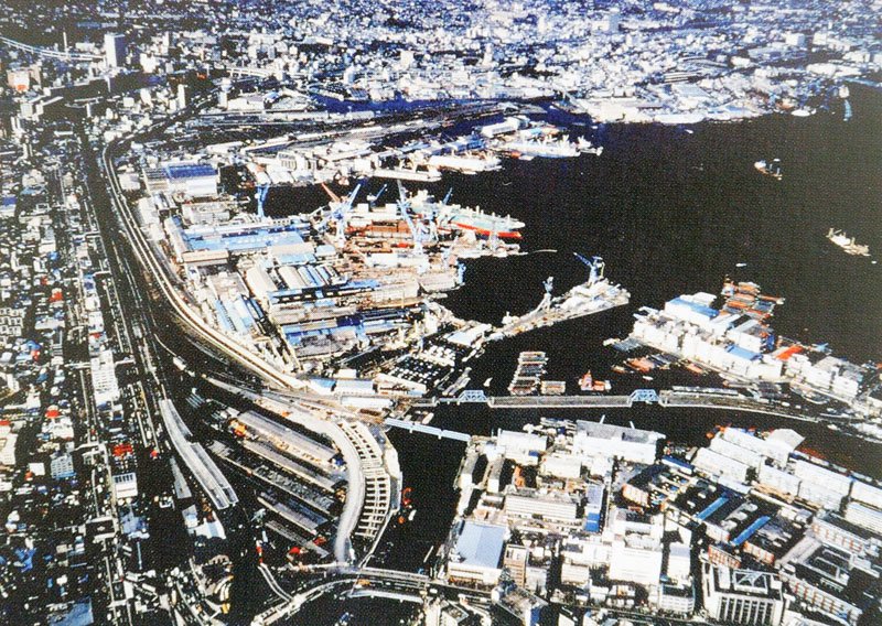事業着手前の「みなとみらい２１」地区（1980年）。写真左奥が「横浜」駅、右手前が「関内」駅周辺。