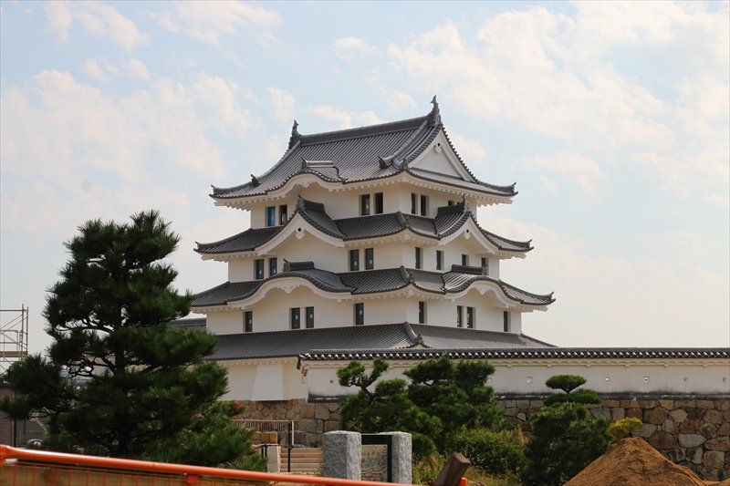 2019年春に完成となる復元建築中の尼崎城天守閣