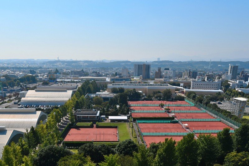 日本でも有数の規模を誇る「昭和の森テニスセンター」