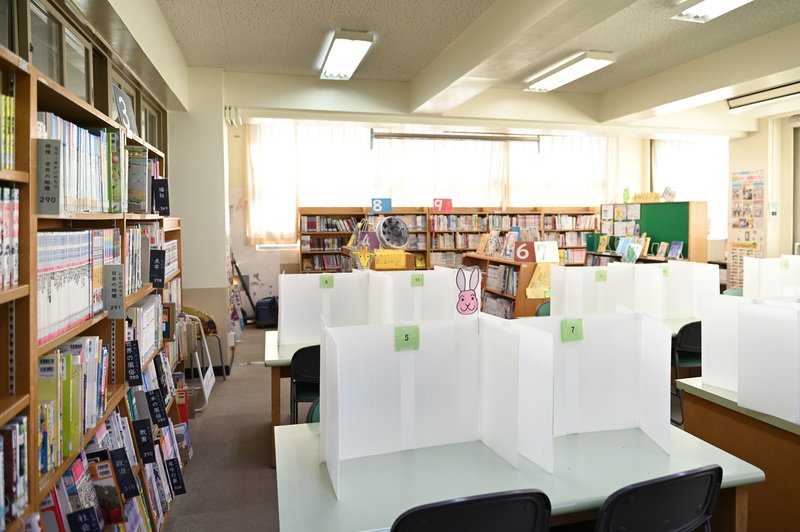 校内の図書館