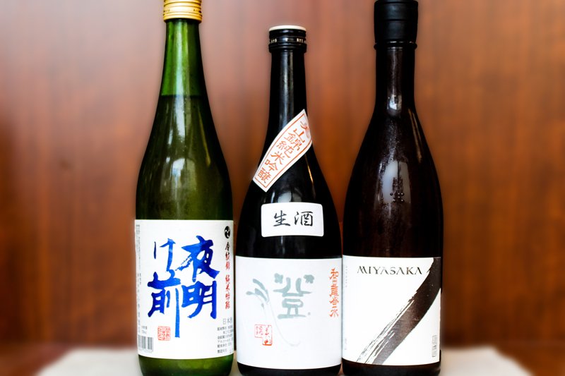 晴子さんおすすめの長野県の蔵元が醸す日本酒。左から「夜明け前」（小野酒造店）「和田龍 登水（とすい）」（和田流酒造）「MIYASAKA」（宮坂醸造）