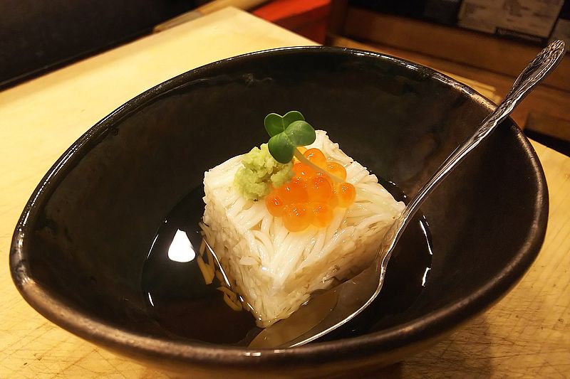 こだわりの1品料理「そうめん豆腐」　※画像提供:「花見鮨」
