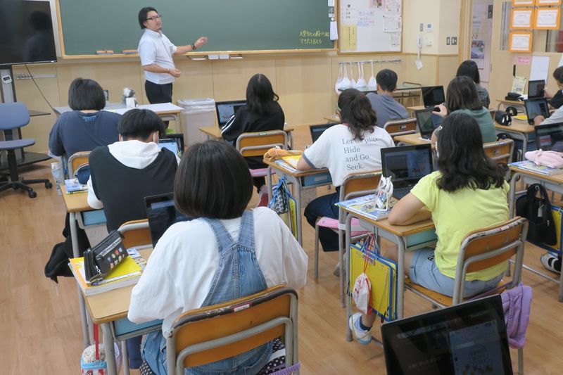 タブレット端末を活用した授業風景