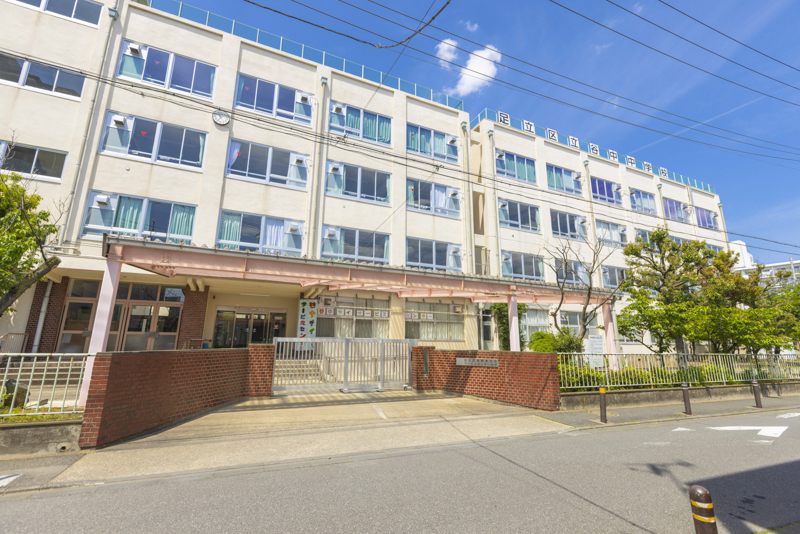 足立区谷中中学校