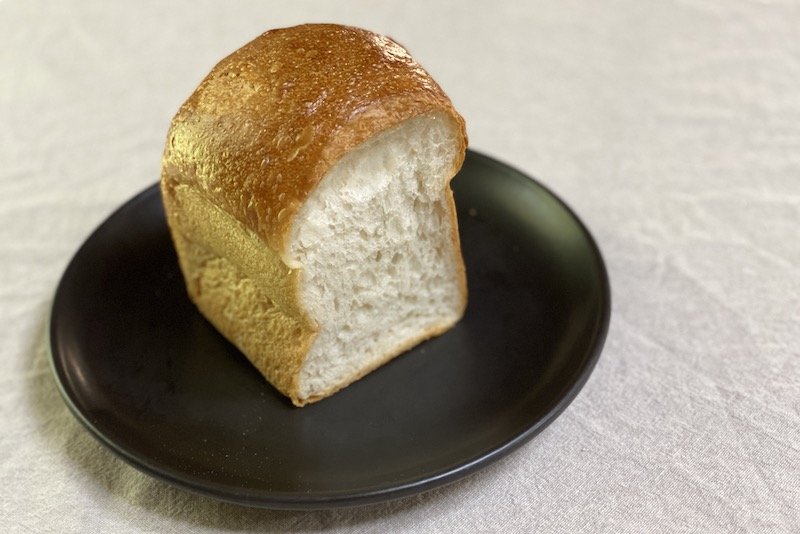 自家製酵母の食パン「山食」はファンも多い