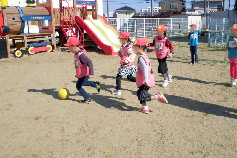 天気の良い日は毎日園庭で遊べる