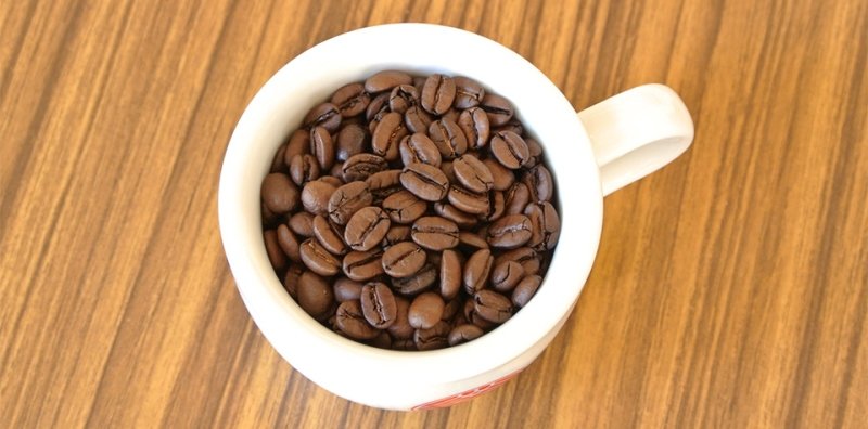 ハンドピックで厳選されたコーヒー豆