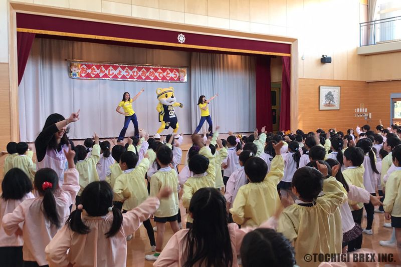 幼稚園への訪問の様子