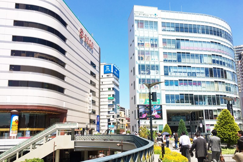 「そごう川口店」を始め複数のショッピング施設が集まる「川口」駅前