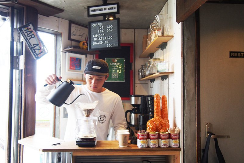 キッチンカーで近隣へのコーヒー販売も行っているという