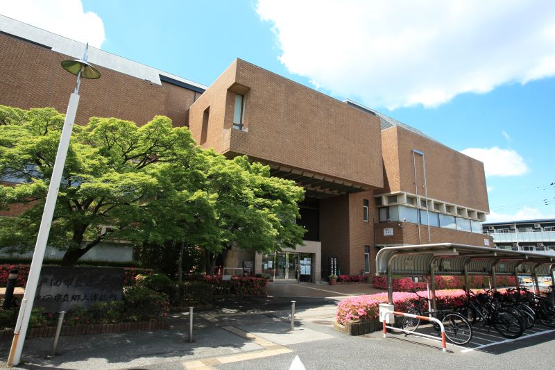 「戸田市立中央図書館」