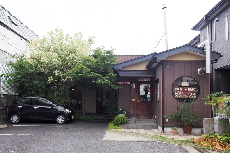 JR「上尾駅」東口から徒歩7分にある「自家焙煎cafe KOMIBOU」