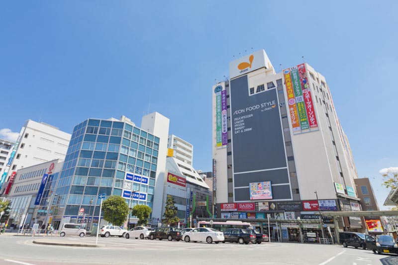 「市川」駅前の「ダイエー 市川店・イオンフードスタイル」