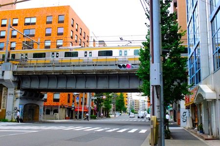 「秋葉原」駅から「プレミスト千代田　神田佐久間町」まで、2通りのルートで歩いてみました！