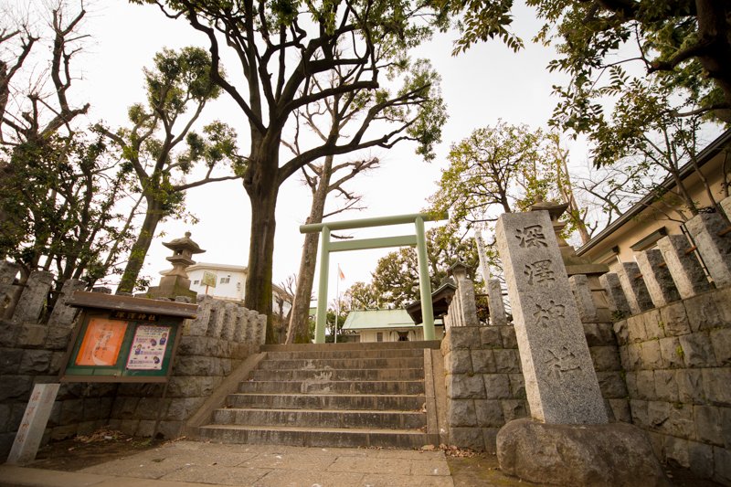 戦国時代創建と伝えられる深沢神社