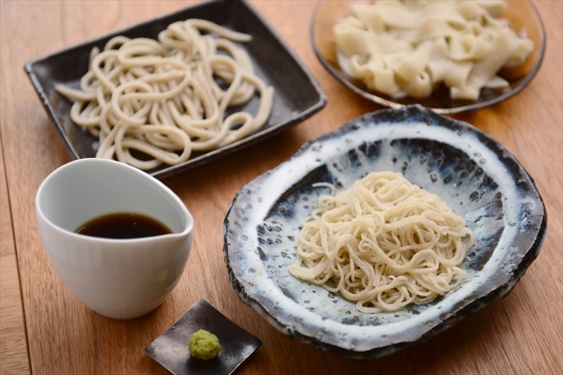 蕎麦は細切り、太切り、平打ちの3種