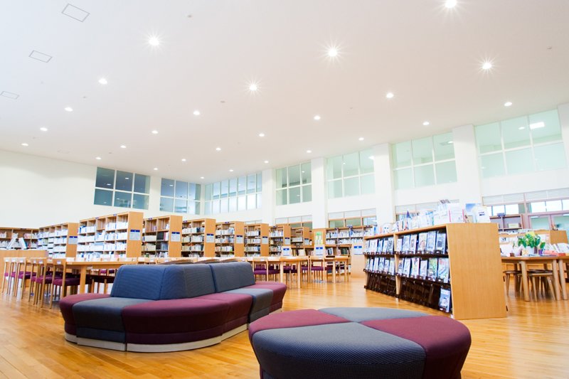 豊富な蔵書を誇る図書館