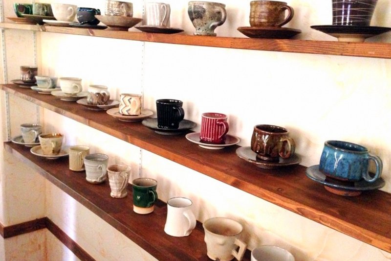 日本全国の陶芸作家が丹精込めてつくったカップ