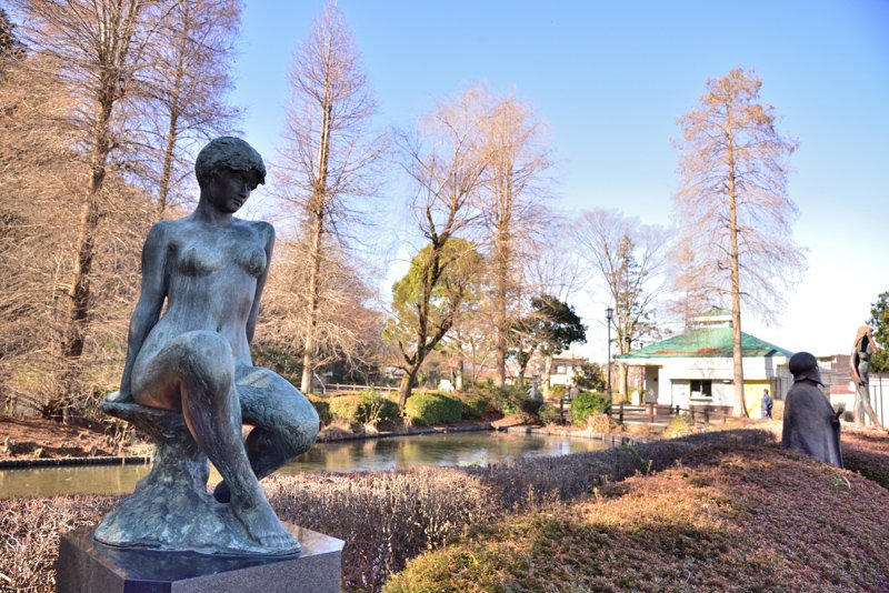 貴重な湧水も見られる「片倉城跡公園」