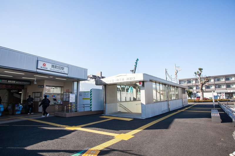 「南町田」駅北口の地下道