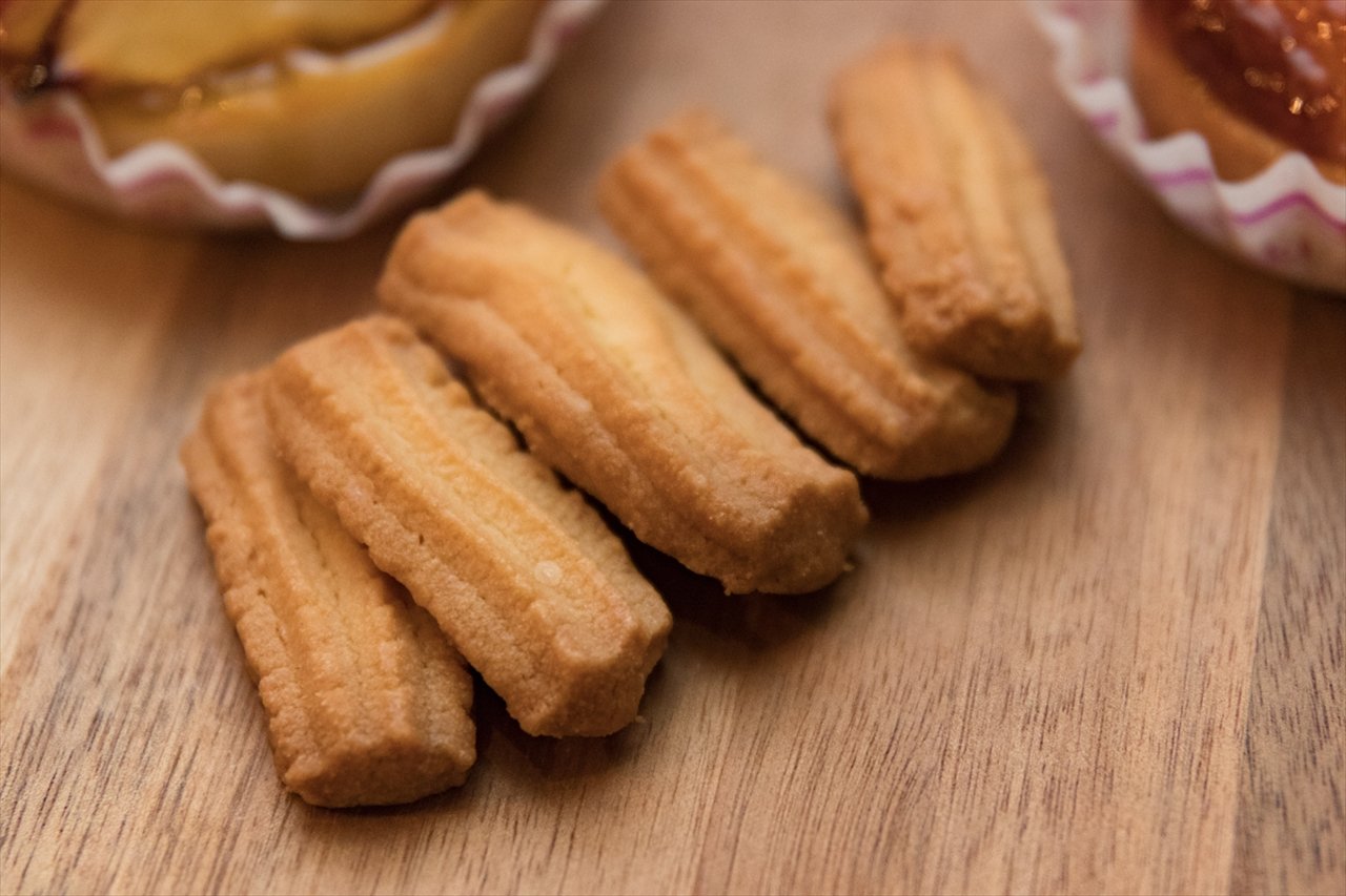 種類豊富な焼き菓子を楽しむ