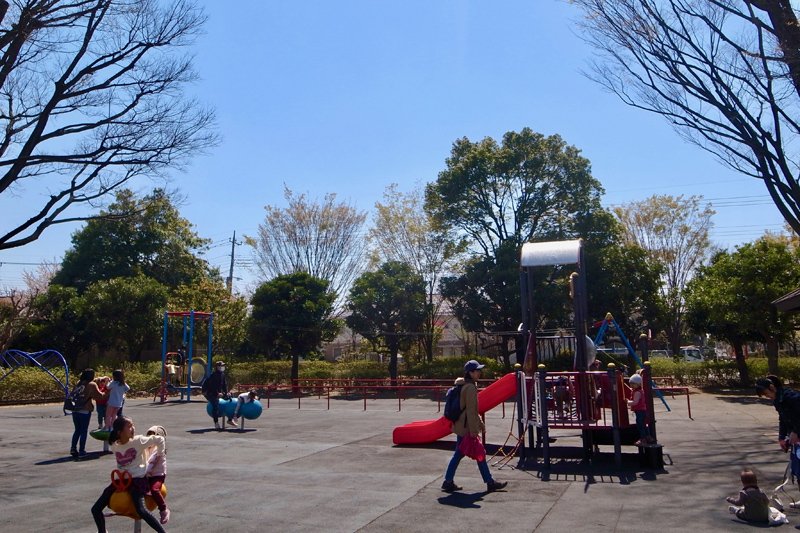 「武蔵野中央公園」の遊具広場