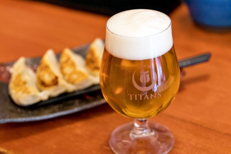 Titans Craft Beer Taproom & Bottle Shop（タイタンズクラフトビア タップルームアンドボトルショップ）