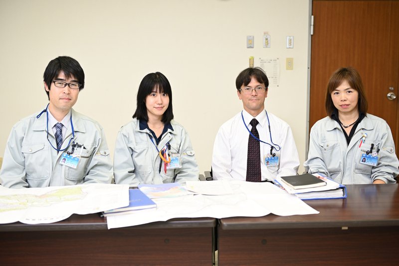 野村忠臣さん、光本 瞳さん、多度津芳夫さん、綾乃扶子さん（写真左から）