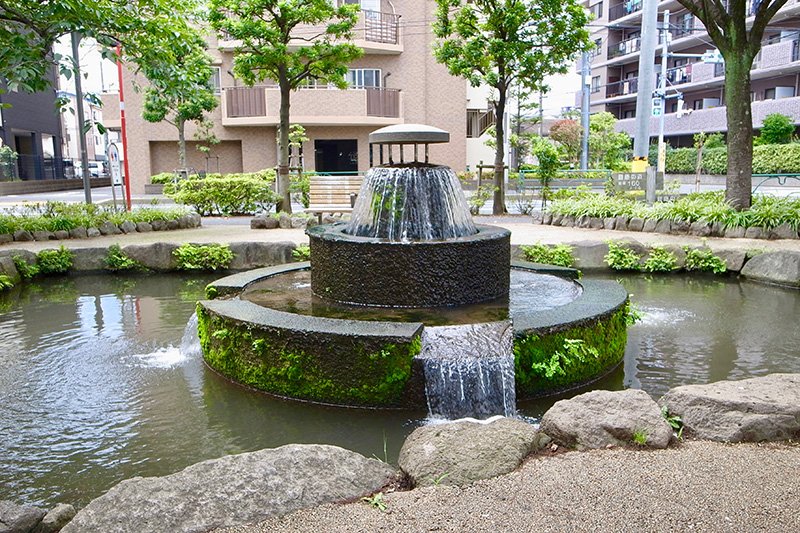 物件近くにある「東井堀親水緑道」の噴水