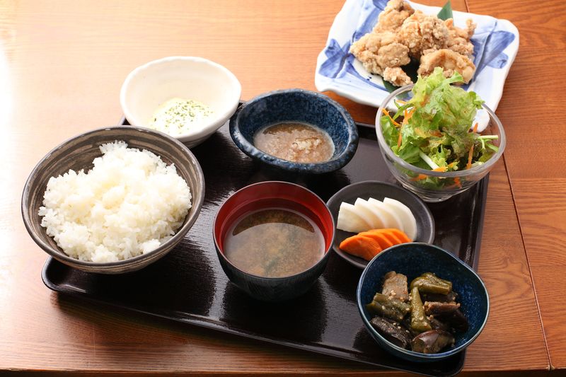 「鶏の唐揚げWソース定食」