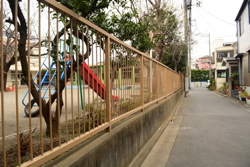 車通りの少ない住宅街にあって安心