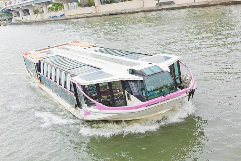 隅田川を走る「水上バス」