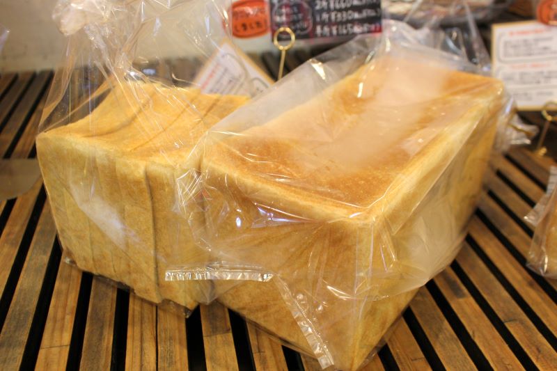 リニューアルした食パン「キタノカオリ100湯種角食」