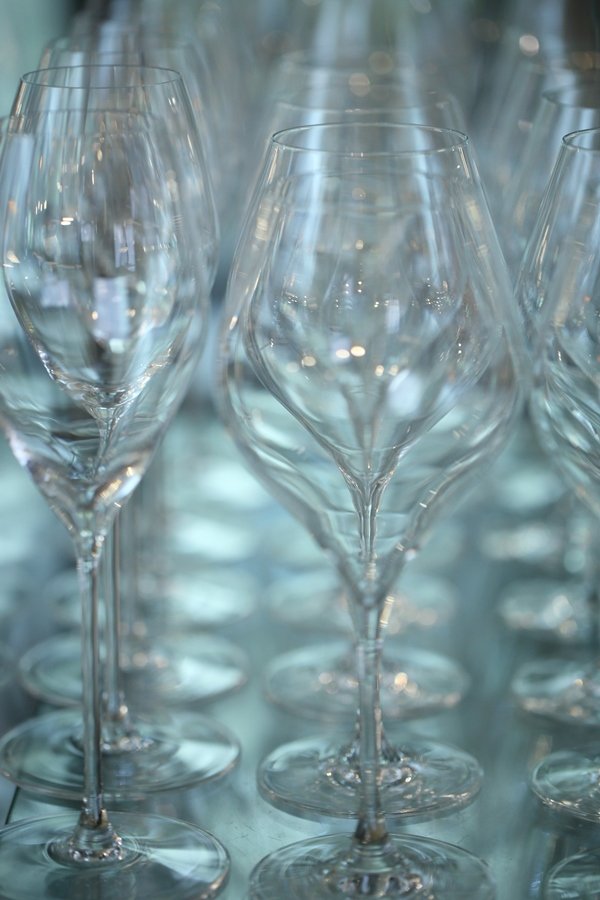 整然と並べられたグラス