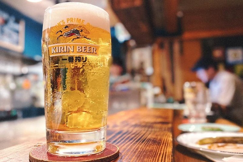 生ビールやクラフトビールのほか、日本酒やワインなどアルコールも充実