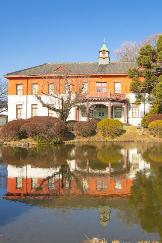「小石川植物園」内の「旧東京医学校本館」