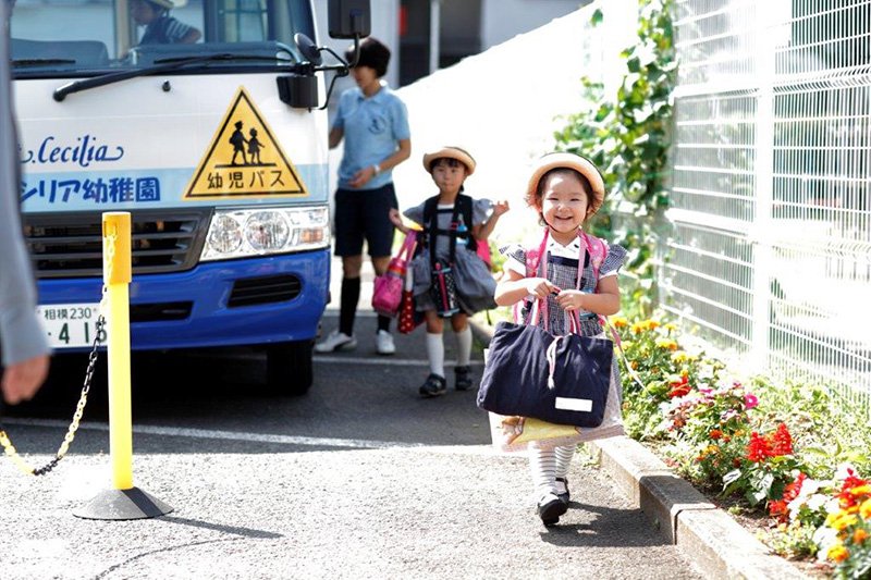 園バスが登園・降園時間に運行している