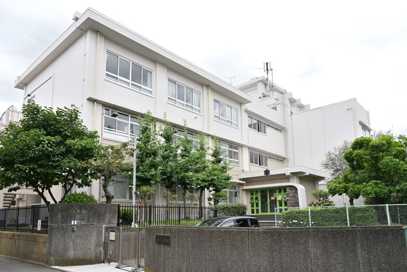 「慶應義塾大学」との連携授業も行われている「川崎市立木月小学校」
