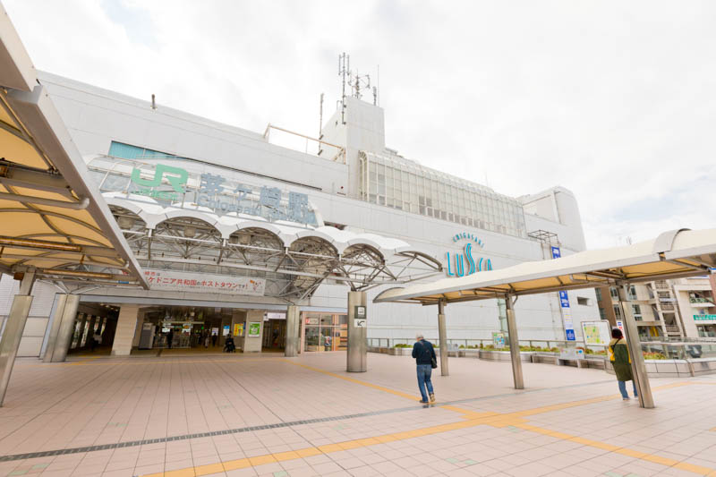 JR「茅ヶ崎」駅。商業施設「ラスカ茅ヶ崎」が直結。