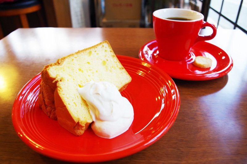 しっとりふわふわな食感の「ほうずりしたくなるシフォンケーキ」