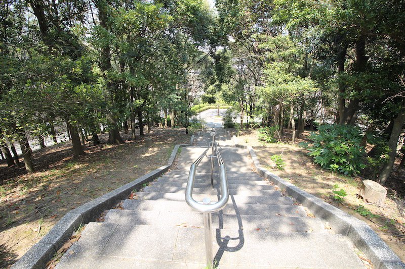 港南台北公園・こどもログハウス どんぐりハウス