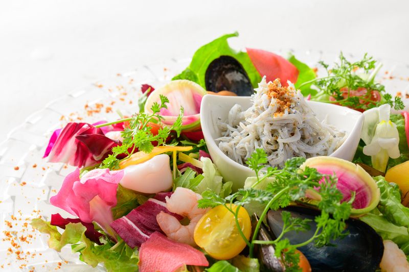 「
いろいろ魚介の海鮮サラダ」