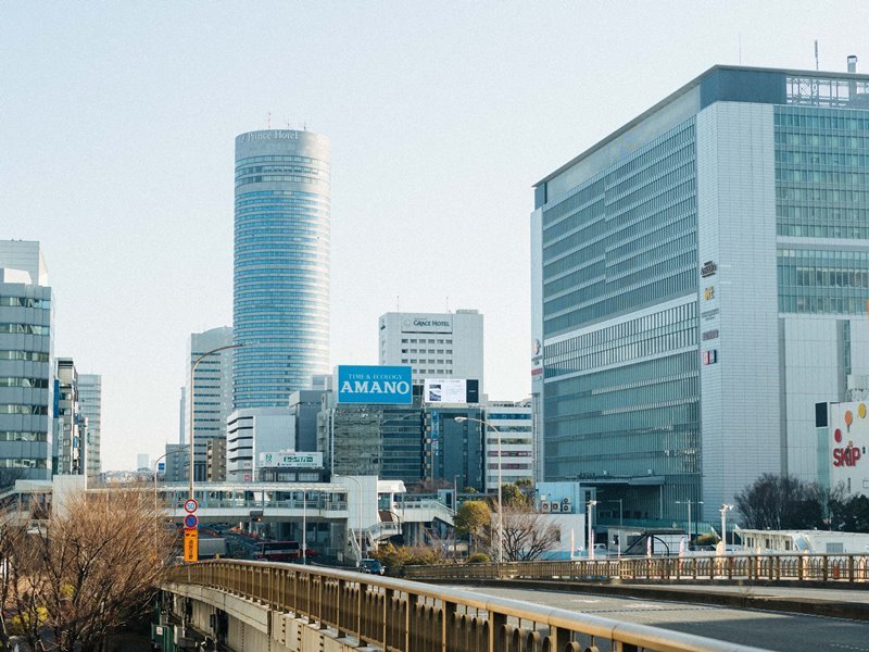 「新横浜」駅前