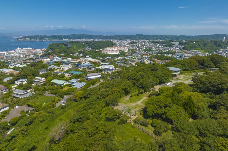 邸宅街として名高い「披露山庭園住宅」