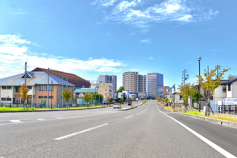 「長岡」駅から長岡東バイパスの中沢インターまで続く「東口通り」