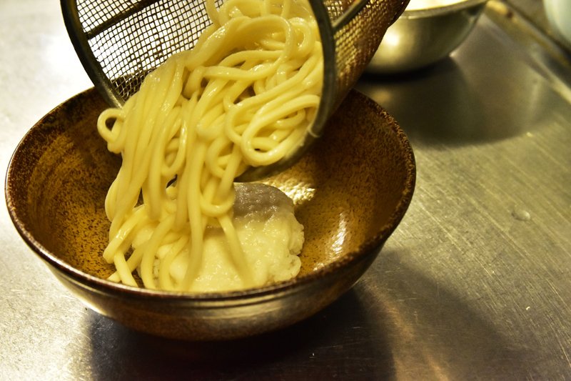 とろろご飯とカレーのルーが絶妙にマッチする「豊橋カレーうどん」